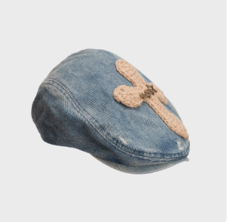 Original Denim Baseball Cap Design with Patchwork Denim and Heart-Shaped Leather Appliqués - Vintage, Artistic for Casual Wear, Street Fashion, Statement Styling, Ideal for Adding a Creative and Nostalgic Touch to Any Outfit for Unisex