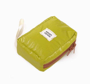 Trendy Cosmetic Bag with Compact Denim Fabric - Minimalist, Casual Design, Everyday Use, Ideal for Daily Use, Travel, and Handbag Organization for Women