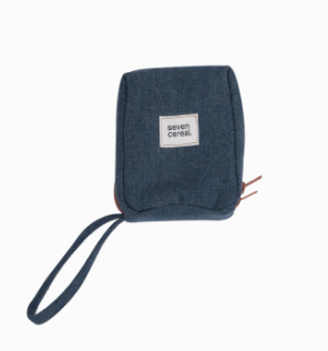 Trendy Cosmetic Bag with Compact Denim Fabric - Minimalist, Casual Design, Everyday Use, Ideal for Daily Use, Travel, and Handbag Organization for Women