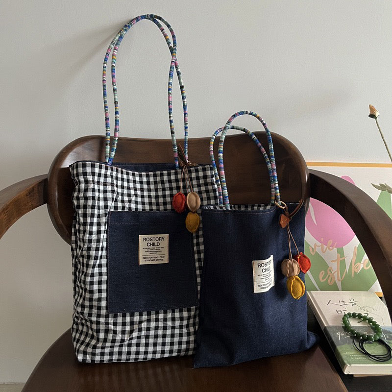 Original Gingham and Navy Shoulder Bags with Pom-Pom Accents - Stylish and Practical Design, Ideal for Daily Outings and Shopping for Women