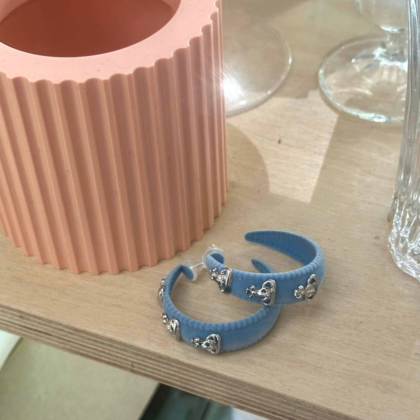 Original Denim Bracelet with Heart-Shaped Silver Embellishments - Trendy and Casual Design, Ideal for Daily Wear and Casual Outings for Women