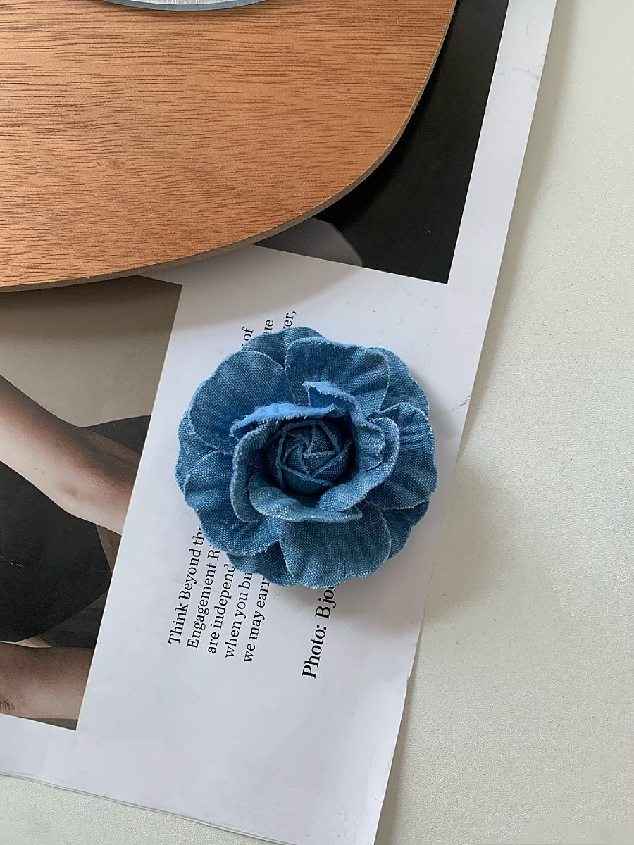 Original Denim Brooch Design with Handcrafted Denim Rose and Frayed Edges - Artistic, Vintage, Handmade for Casual Wear, Fashion Accessories, Special Occasions, Ideal for Adding a Touch of Rustic Charm and Elegance to Any Outfit for Women