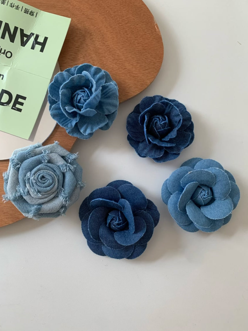 Original Denim Brooch Design with Handcrafted Denim Rose and Frayed Edges - Artistic, Vintage, Handmade for Casual Wear, Fashion Accessories, Special Occasions, Ideal for Adding a Touch of Rustic Charm and Elegance to Any Outfit for Women