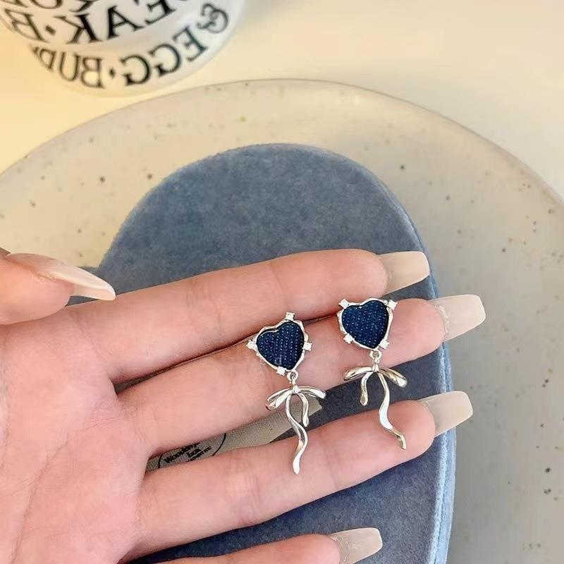 Original Denim Heart Earrings Design with Blue Denim Hearts and Silver Flower Accents - Cute, Trendy for Casual Outings, Special Occasions, Daily Wear, Ideal for Adding a Playful and Chic Look to Your Outfit for Women