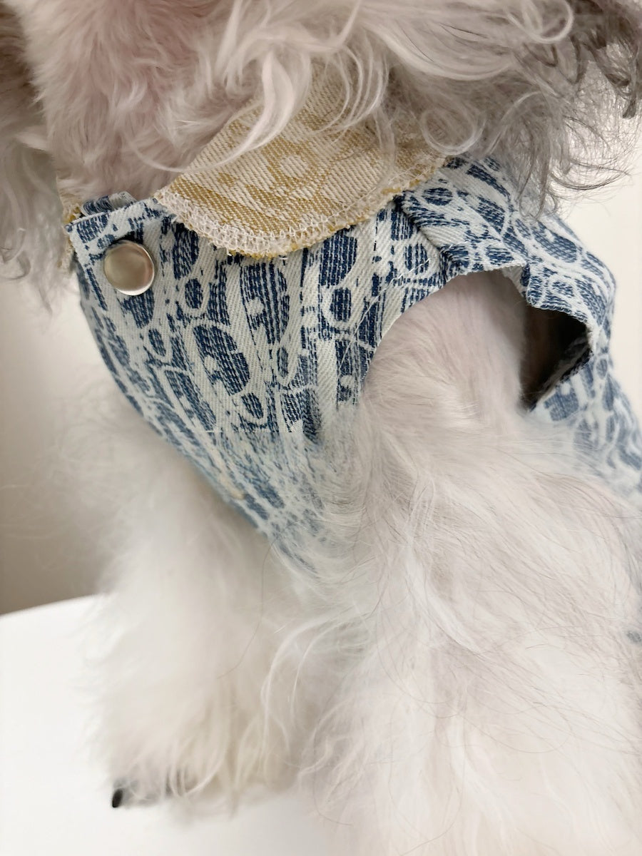 Original Denim Pet Vest Style with Stylish Pattern Print - Trendy, Comfortable for Everyday Wear, Walks, Photoshoots, Ideal for Keeping Pets Comfortable While Adding a Fashionable Touch for Pets