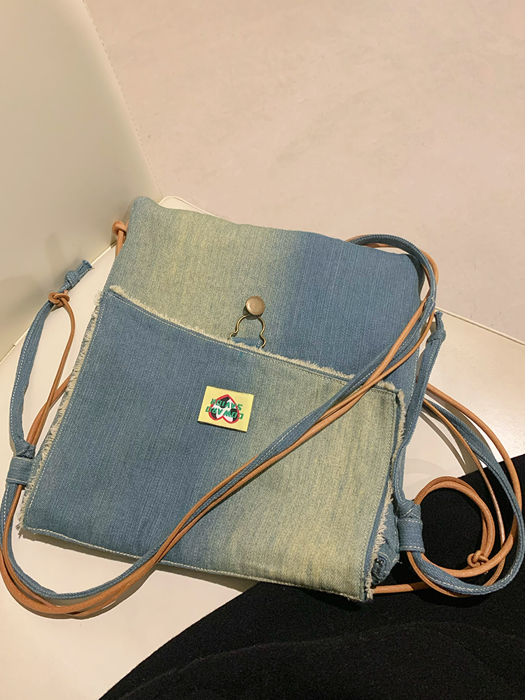 Original Denim Crossbody Bag with Snap Button Closure and Colorful Patch - Casual and Trendy Design, Ideal for Daily Wear and Casual Outings for Women