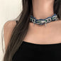 Dżinsowy gotycki choker - ostry wzór dłoni szkieletu