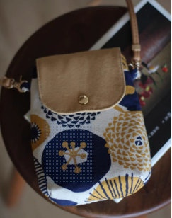 Original Denim Style Textile Craft Crossbody Bag with Patchwork Flap and Brass Clasp - Vintage Artisanal Design for Casual Outings, Travel, and Everyday Use, Offering Lightweight and Stylish Functionality for Women