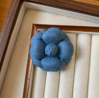 Original Denim Brooch Design with Handcrafted Denim Rose and Frayed Edges - Artistic, Vintage, Handmade for Casual Wear, Fashion Accessories, Special Occasions, Ideal for Adding a Touch of Rustic Charm and Elegance to Any Outfit for Women