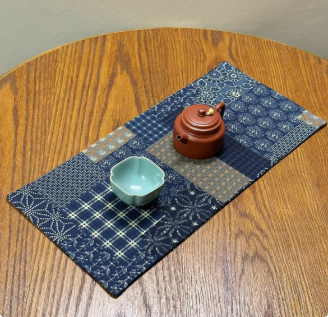 Original Patchwork Denim Placemat with Blue and Beige Patterns - Traditional Stylish Design, Durable, Functional for Dining, Tea Parties, and Casual Gatherings for Unisex