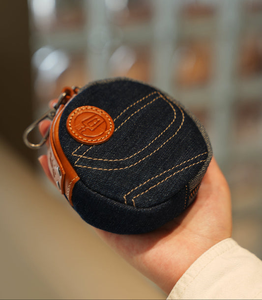 Original Denim Coin Purse Design with Leather Accents and Zip Closure - Casual, Minimalistic for Everyday Use, Travel, Small Accessories Storage, Ideal for Carrying Small Essentials Like Coins and Cards for Men
