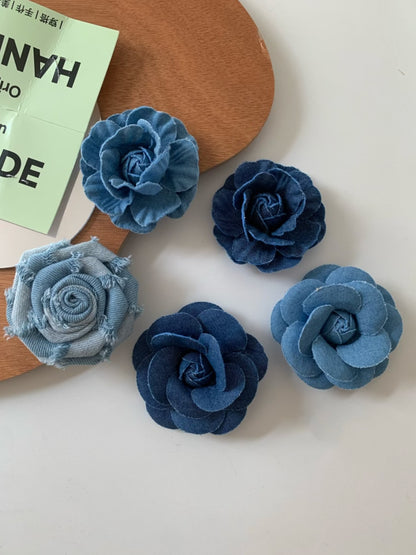 Original Denim Brooch Design with Handcrafted Denim Rose and Frayed Edges - Artistic, Vintage, Handmade for Casual Wear, Fashion Accessories, Special Occasions, Ideal for Adding a Touch of Rustic Charm and Elegance to Any Outfit for Women